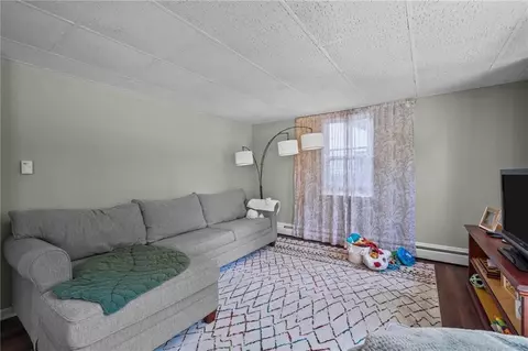 215 Knight St, Warwick, RI 02886 photo 6