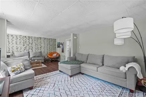 215 Knight St, Warwick, RI 02886 photo 5
