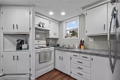 215 Knight St, Warwick, RI 02886 photo 11
