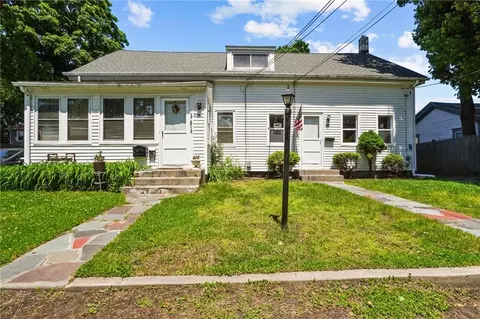 215 Knight St, Warwick, RI 02886