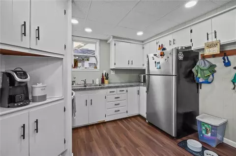 215 Knight St, Warwick, RI 02886 photo 10