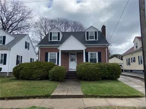 387 Sharon St, Providence, RI 02908