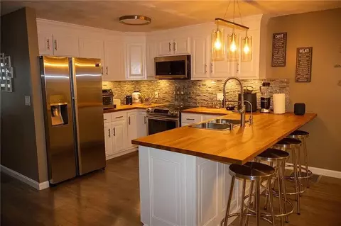 4 Smithfield Rd #A3, North Providence, RI 02904