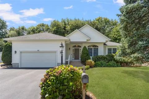 50 Sweet Fern Dr, Cranston, RI 02921