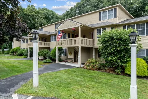 17 Trellis Dr #17, West Warwick, RI 02893