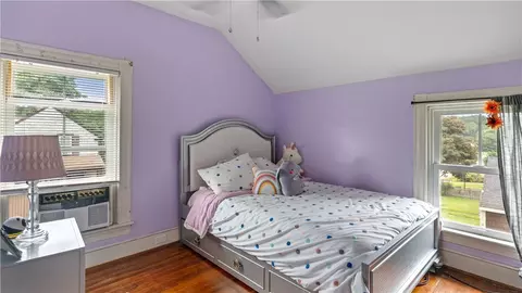 Bedroom - 4 Whitcomb Rd, Riverside, RI 02915 photo 1 of 3
