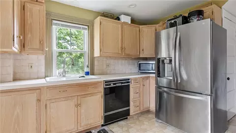 Kitchen - 4 Whitcomb Rd, Riverside, RI 02915 photo 1 of 3