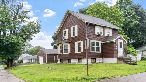 4 Whitcomb Rd, Riverside, RI 02915