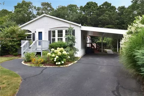 73 Pitch Pine Pl, South Kingstown, RI 02879