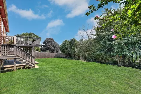 Exterior - 104 Levesque St, Warwick, RI 02886 photo 8 of 12