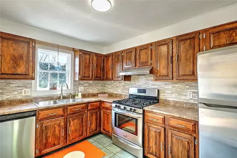 Kitchen - 104 Levesque St, Warwick, RI 02886 photo 3 of 5