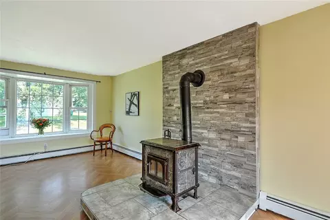 Living - 104 Levesque St, Warwick, RI 02886 photo 5 of 7