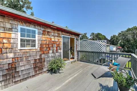 Exterior - 104 Levesque St, Warwick, RI 02886 photo 6 of 12