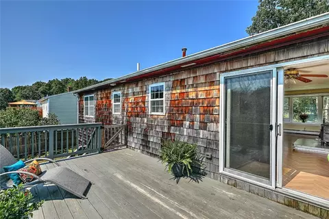 Exterior - 104 Levesque St, Warwick, RI 02886 photo 5 of 12