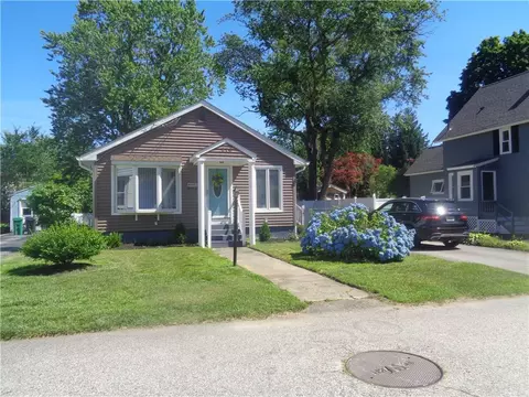 276 Adams St, Warwick, RI 02888