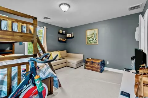 Bedroom - 150 Old Mill Blvd, Warwick, RI 02889 photo 3 of 4