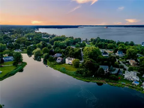 View/Area - 150 Old Mill Blvd, Warwick, RI 02889 photo 6 of 12