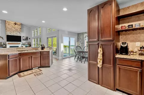 Kitchen - 150 Old Mill Blvd, Warwick, RI 02889 photo 2 of 4