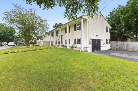 46 Sprague Ave, Warwick, RI 02889 photo 2
