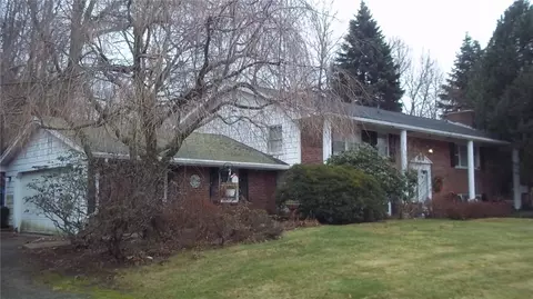 18 Spring Green Rd, Lincoln, RI 02865
