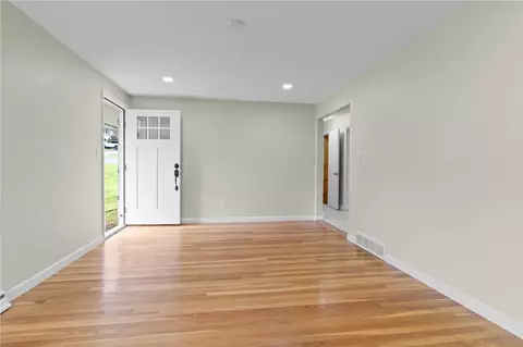11 Blue Stone Dr, Woonsocket, RI 02895 photo 9