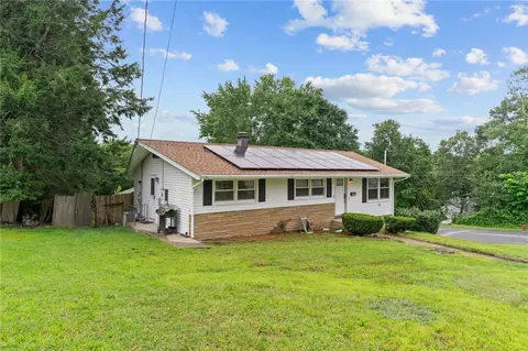 11 Blue Stone Dr, Woonsocket, RI 02895 photo 3