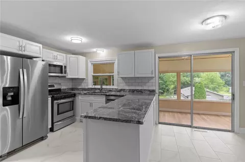 11 Blue Stone Dr, Woonsocket, RI 02895 photo 14