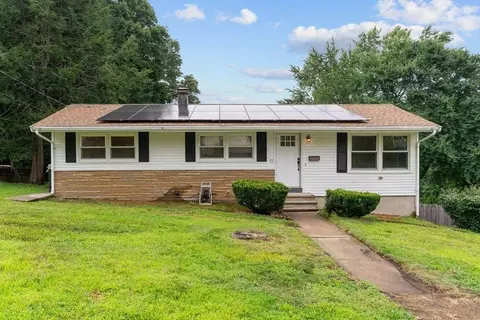 11 Blue Stone Dr, Woonsocket, RI 02895 photo 2