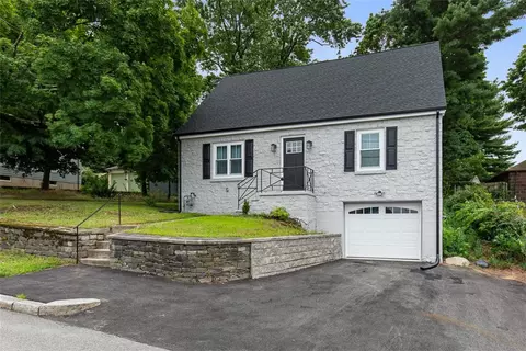 162 Colonial Rd, Providence, RI 02906