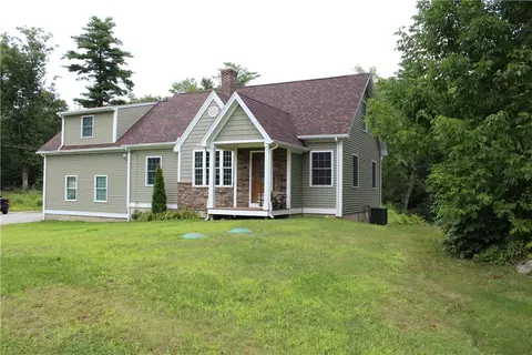 689 Putnam Pke Pike, Glocester, RI 02814