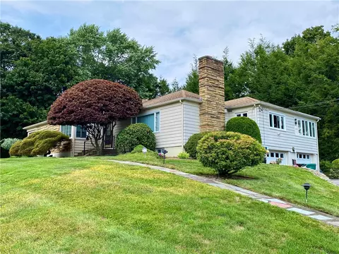 45 State St, Woonsocket, RI 02895
