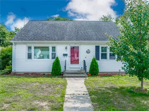 14 Brookfield Dr, Cranston, RI 02920