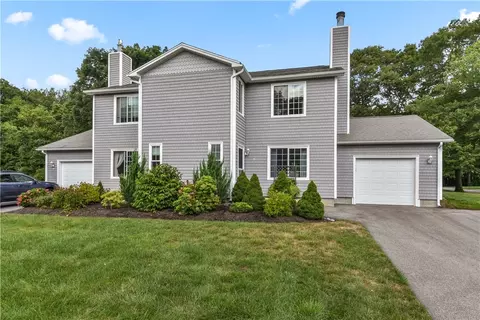 15 Riverdell Dr, Saunderstown, RI 02874