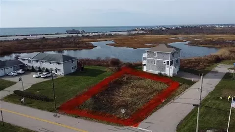 2 Sedge Ct, Narragansett, RI 02882