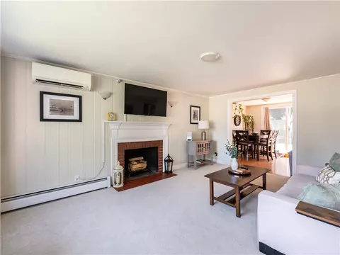 60 Inez Ave, Warwick, RI 02886 photo 2