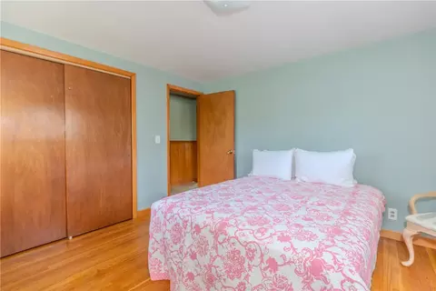 Bedroom - 47 Foxcroft Ave, Warwick, RI 02889 photo 4 of 9