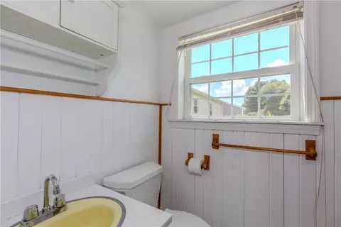 Bath - 47 Foxcroft Ave, Warwick, RI 02889 photo 2 of 4