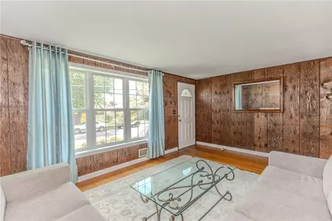 Living - 47 Foxcroft Ave, Warwick, RI 02889 photo 2 of 7