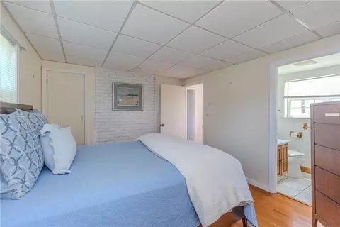 Bedroom - 47 Foxcroft Ave, Warwick, RI 02889 photo 3 of 9