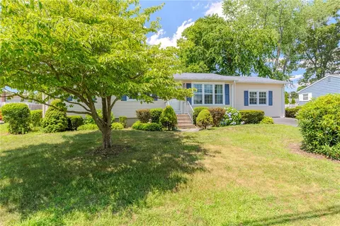 Exterior - 47 Foxcroft Ave, Warwick, RI 02889 photo 2 of 9