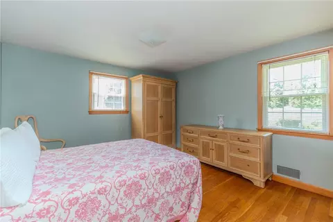 Bedroom - 47 Foxcroft Ave, Warwick, RI 02889 photo 5 of 9