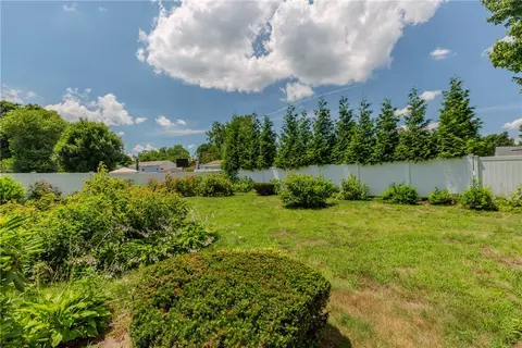 Exterior - 47 Foxcroft Ave, Warwick, RI 02889 photo 7 of 9
