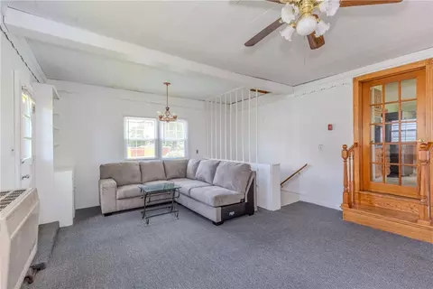 Living - 47 Foxcroft Ave, Warwick, RI 02889 photo 4 of 7