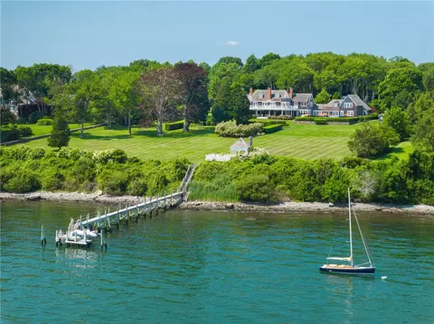 340 E Shore Rd, Jamestown, RI 02835