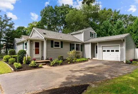 71 Acre Ave, Barrington, RI 02806
