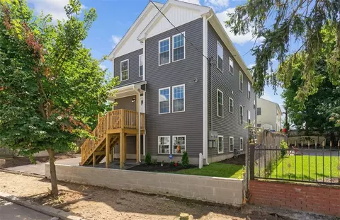 72 Wadsworth St, Providence, RI 02907