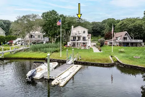 729 Middlebridge Rd, South Kingstown, RI 02879
