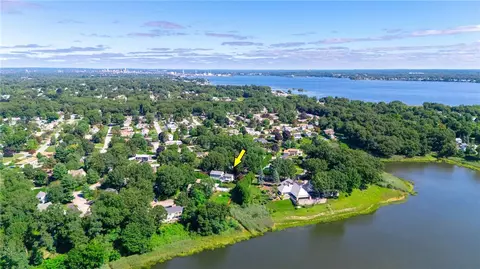 35 Cedar Bay Dr, Warwick, RI 02888