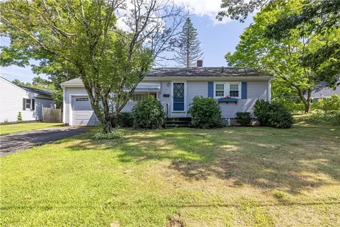 16 Joyce Ann Dr, Smithfield, RI 02917