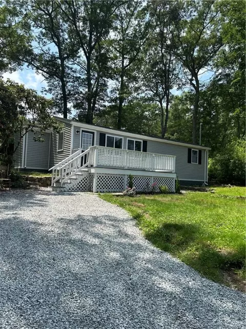 111 Reservoir Rd, Coventry, RI 02816